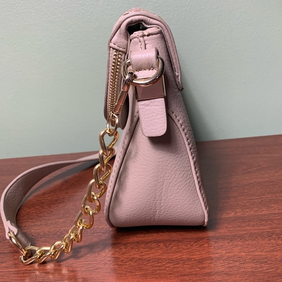 Madison West | Beige Cut Out Faux Leather Tassel Gold Chain Strap - Picture 4 of 10